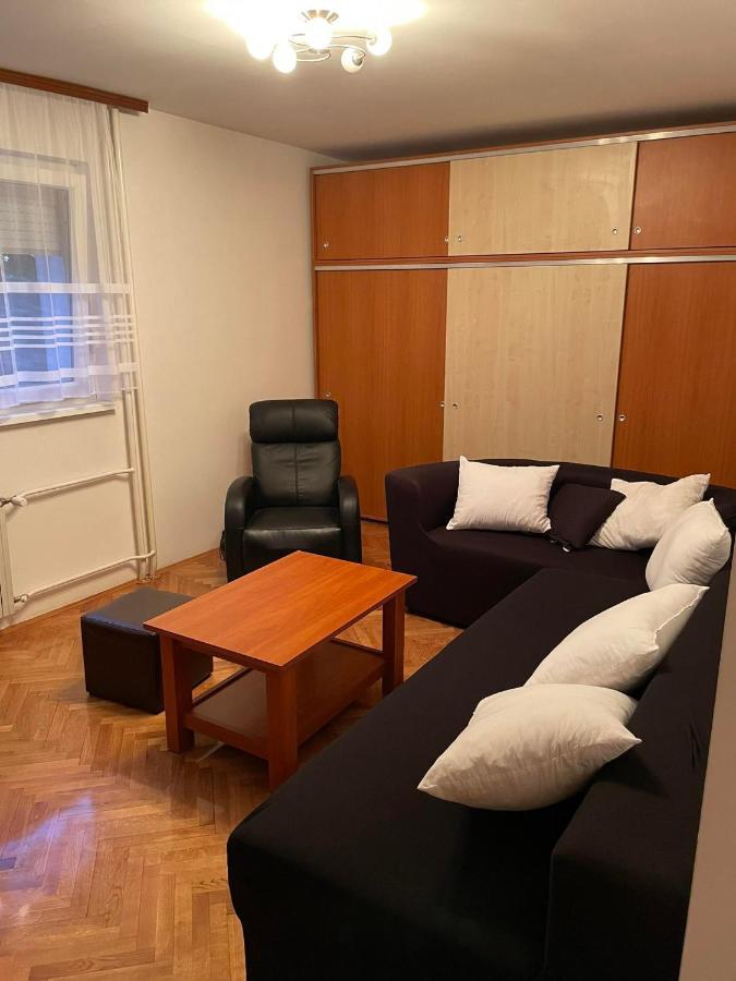 Lolly Apartment Карловац Экстерьер фото